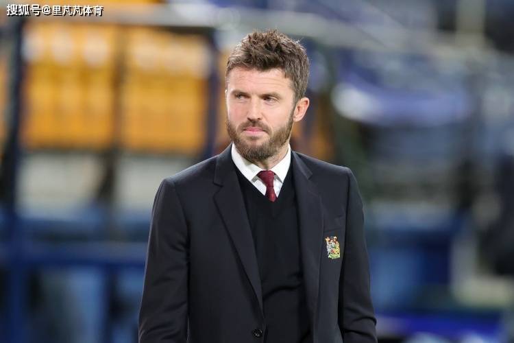 曼联新帅是他？44岁前名宿紧急救火，他能延续自己踢球时的硬度么